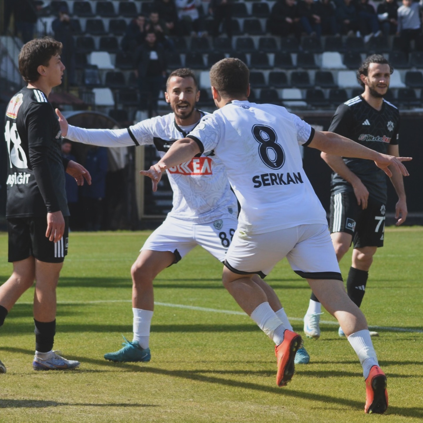 Nazillispor liderle puanları paylaştı