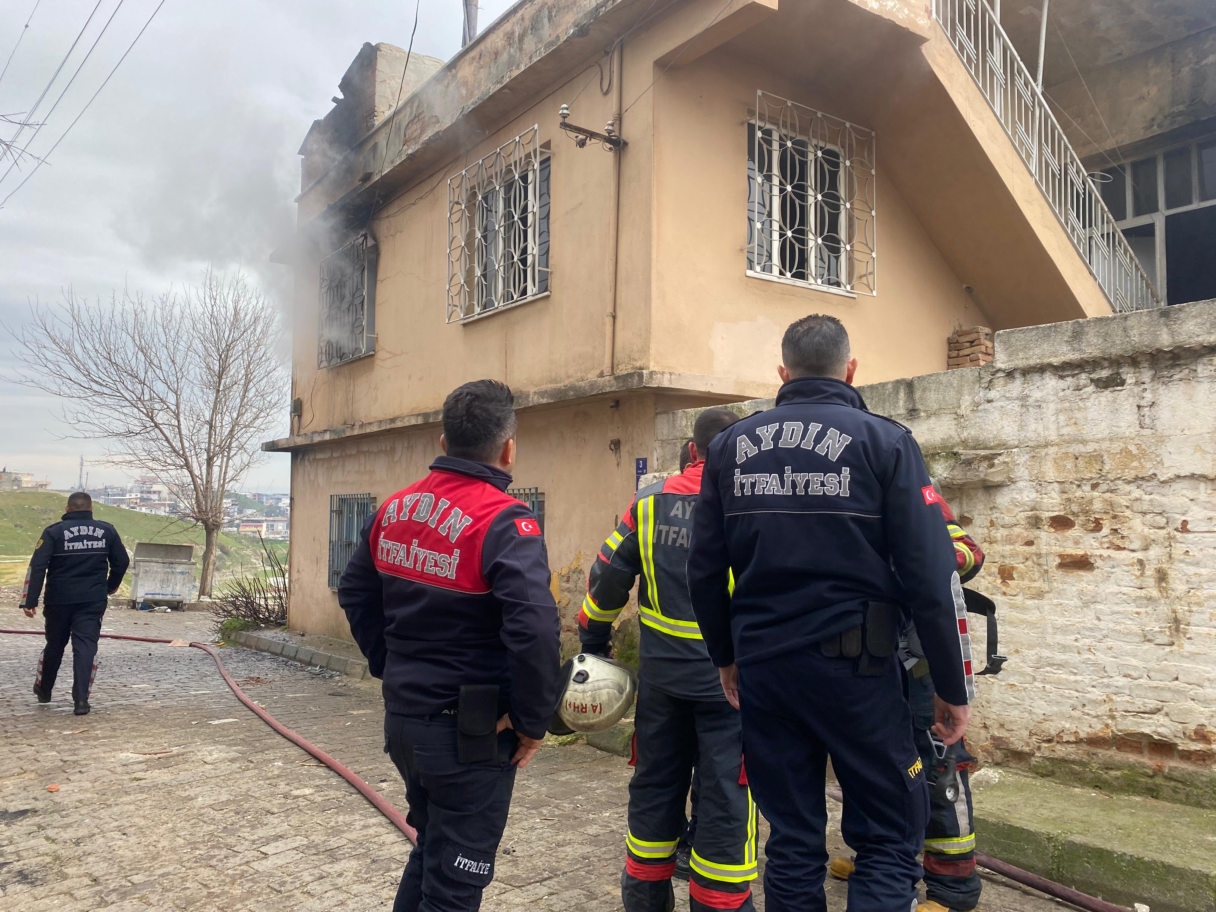 Aydın’da bir ev küle döndü! Çocuklar son anda kurtuldu