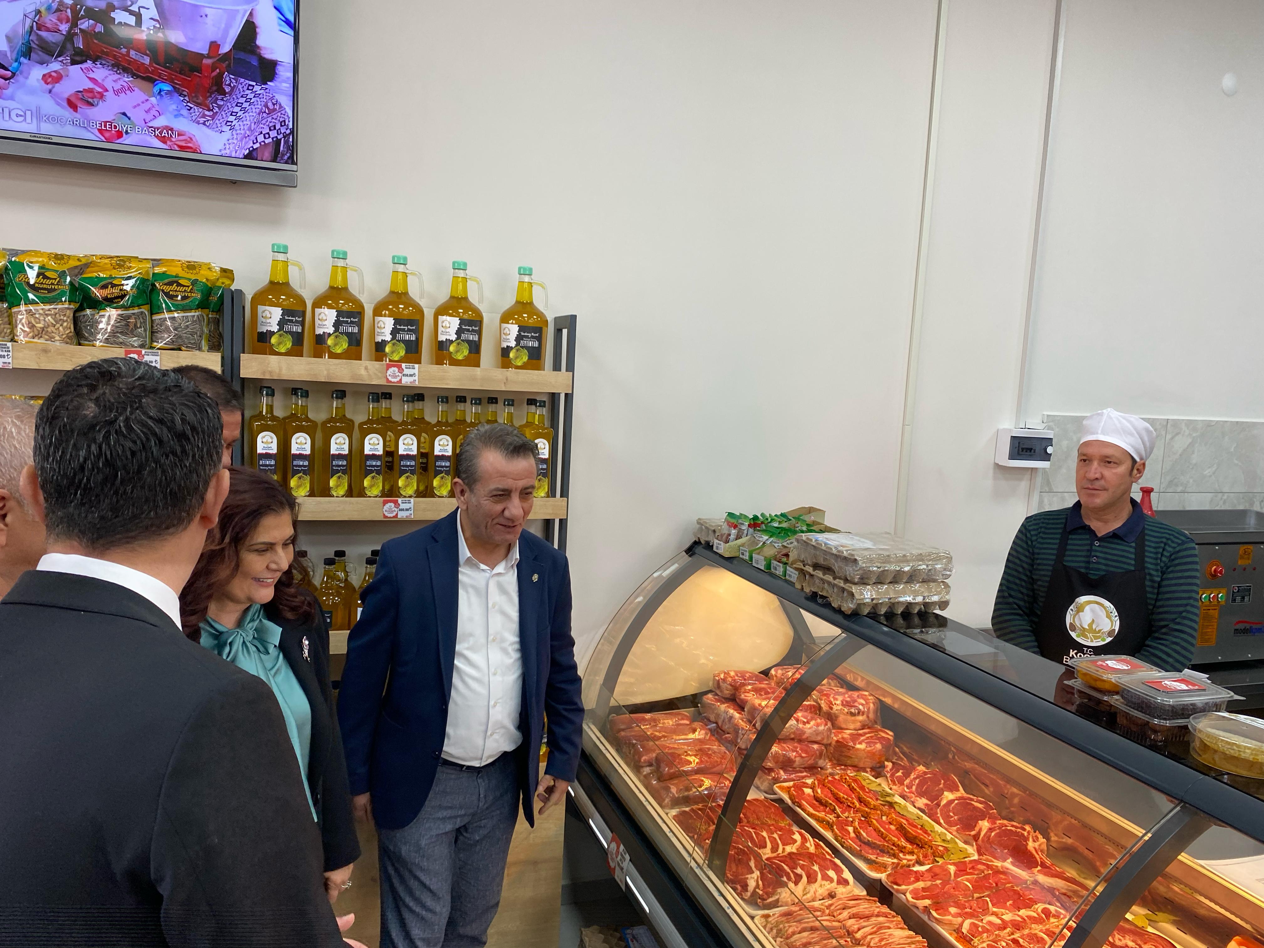 Koçarlı Market’in açılışı yoğun katılımla gerçekleşti