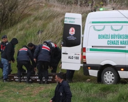 Öğretmeniyle birlikte can verdi! Okul yasa boğuldu