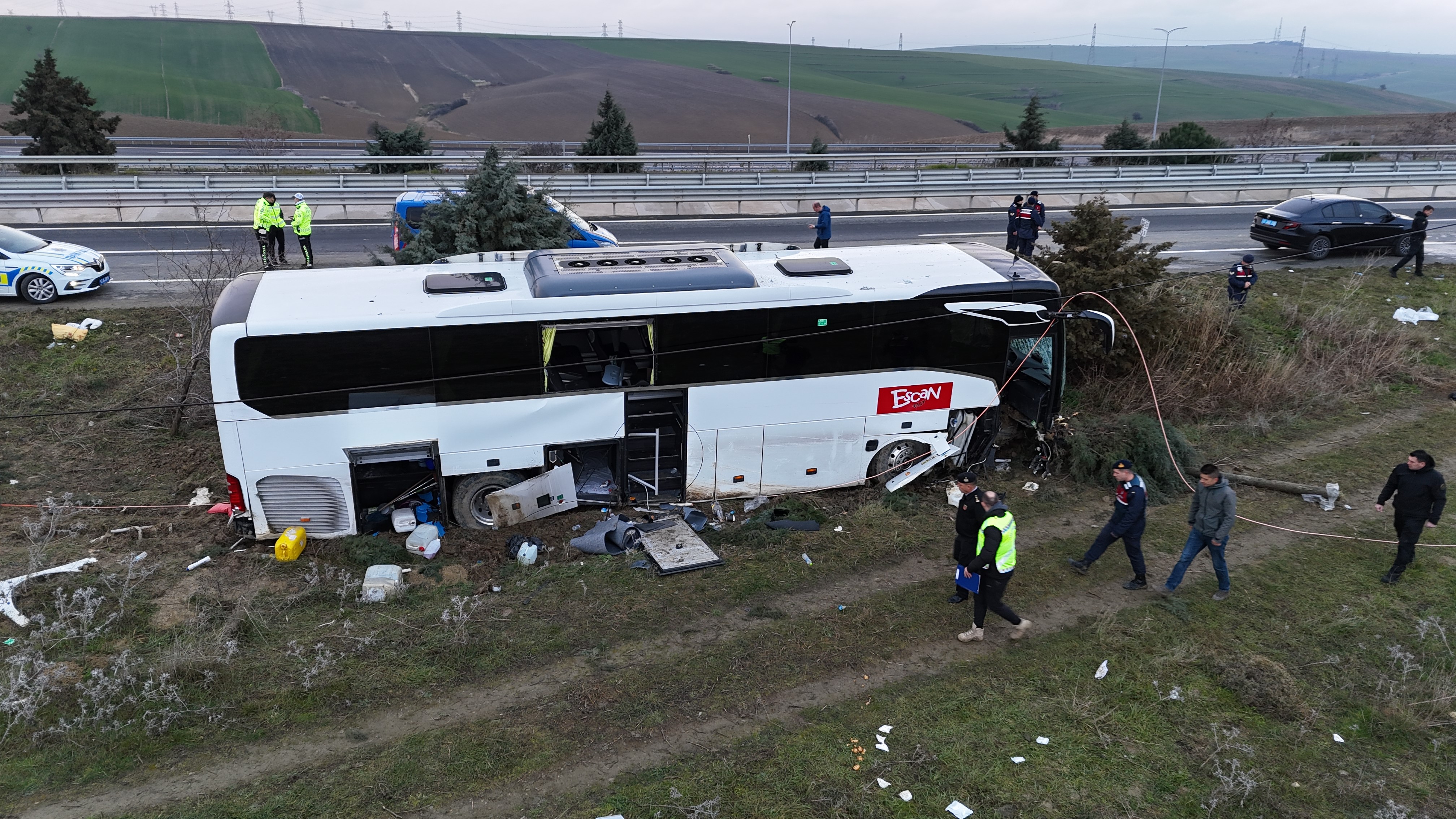 Karnavaldan dönerken dehşeti yaşadılar! Tur otobüsü kaza yaptı: 37 yaralı