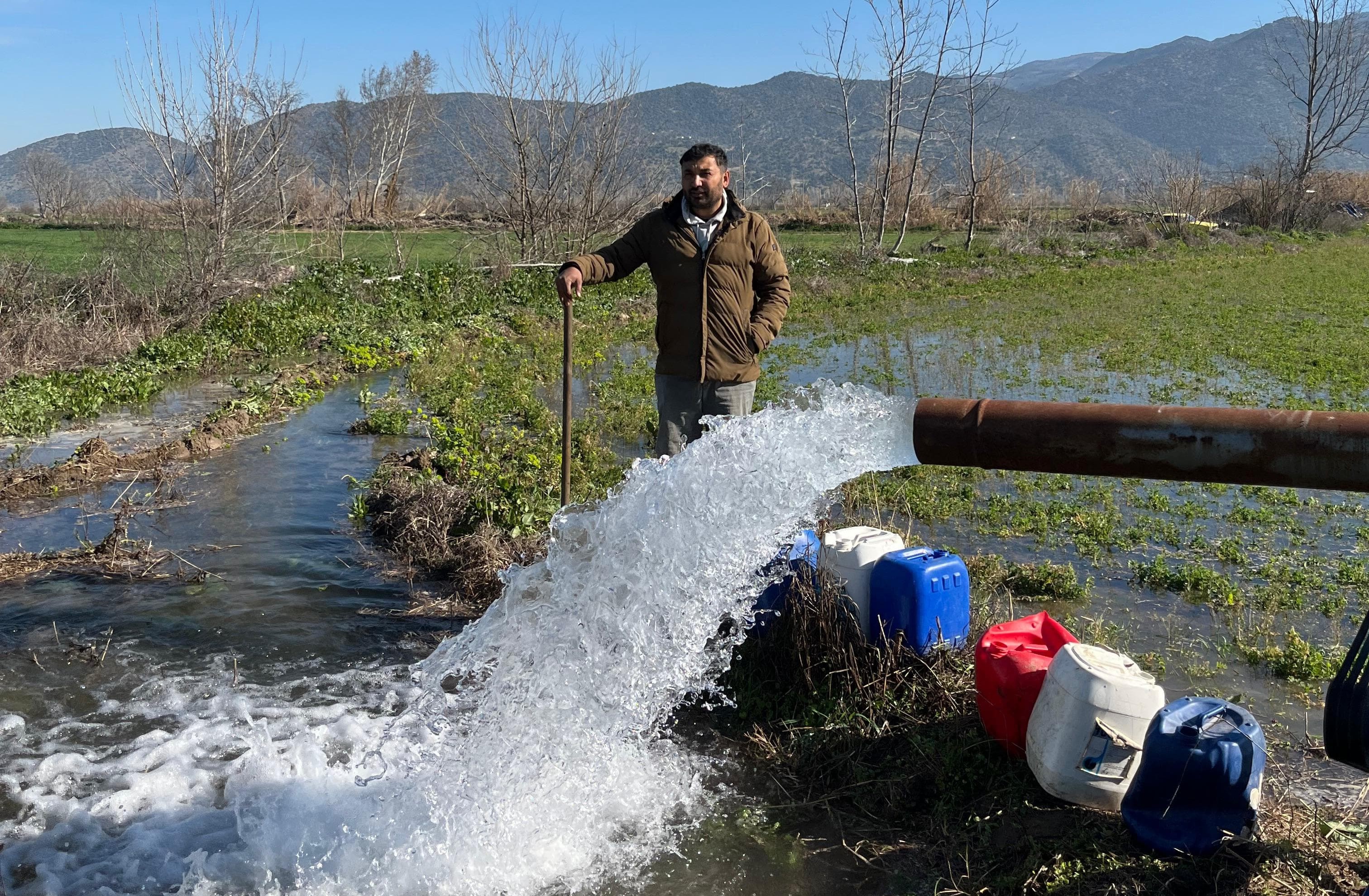 Aydın'ın o ilçesinde alarm durumu! Çiftçiler mahsullerini kurtarmaya çalışıyor