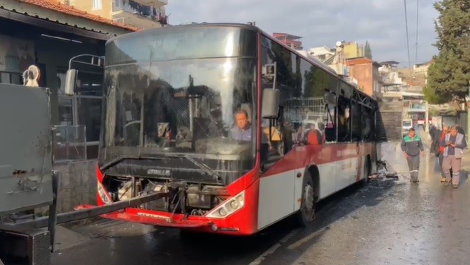 Belediye otobüsü kül oldu! Yolcular büyük tehlike atlattı