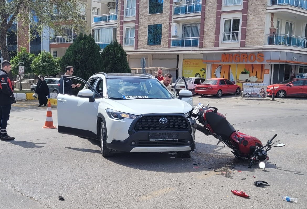 Aydın'da trafik kazası! Motosiklet sürücüsü yola savruldu