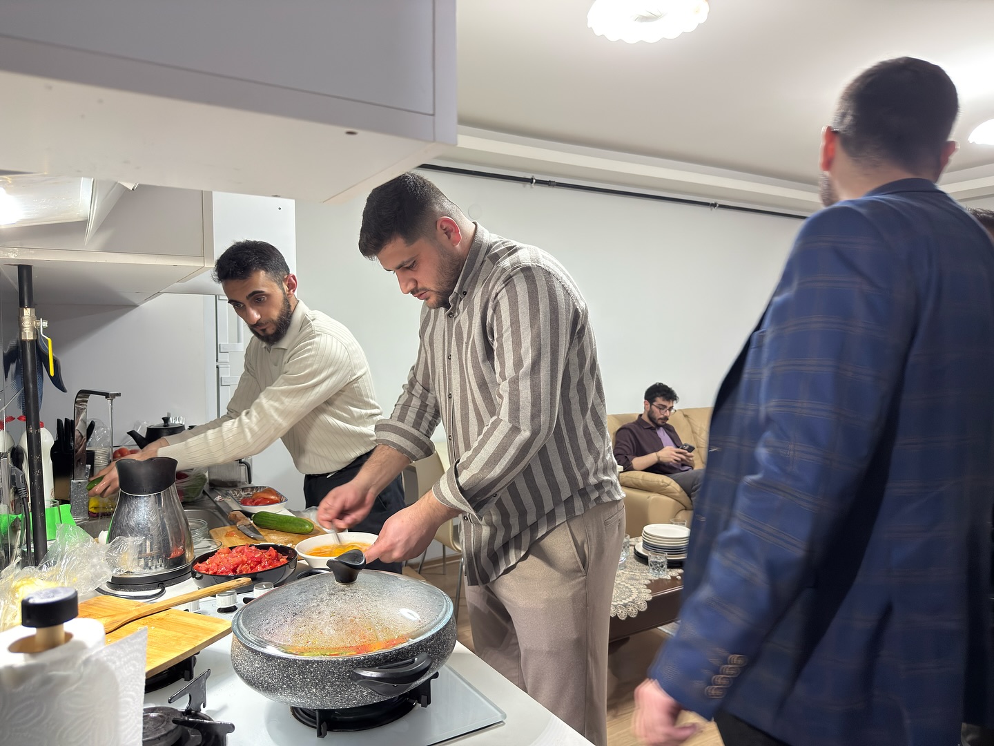 AK Parti Aydın Gençlik Kolları, öğrencilerle sahurda buluştu 