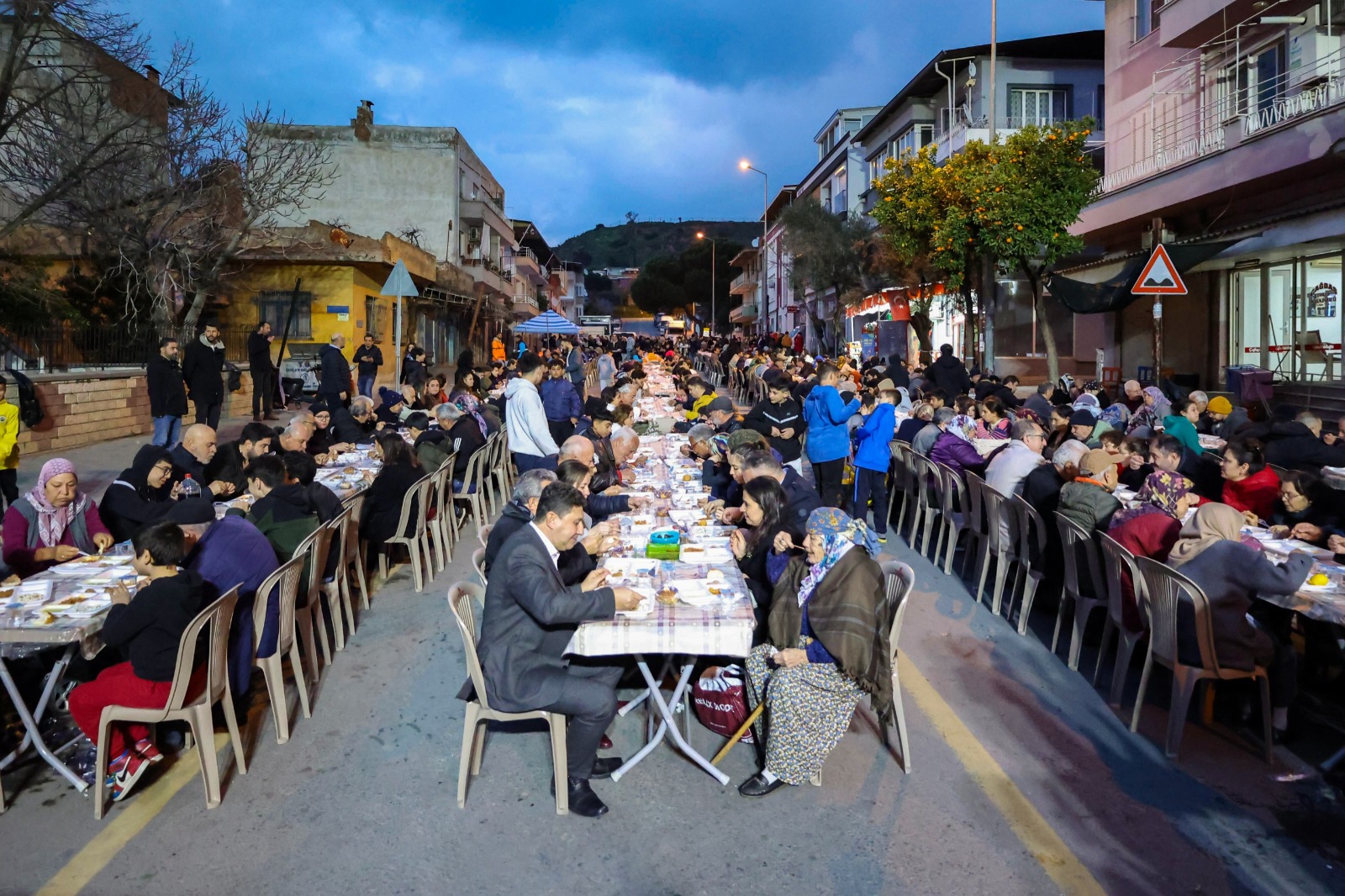 Başkan Yetişkin, vatandaşlarla gönül sofrasında buluştu