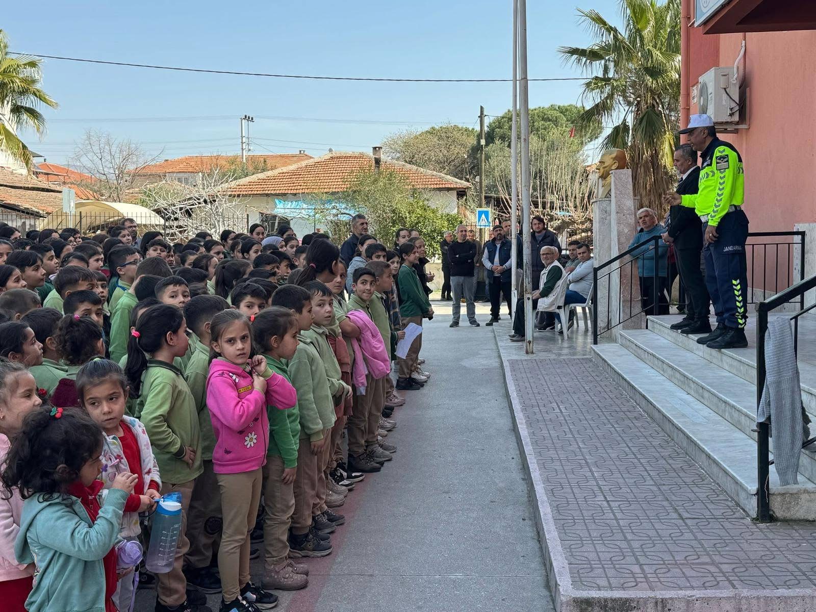 Buharkent’te öğrencilere emniyet eğitimi