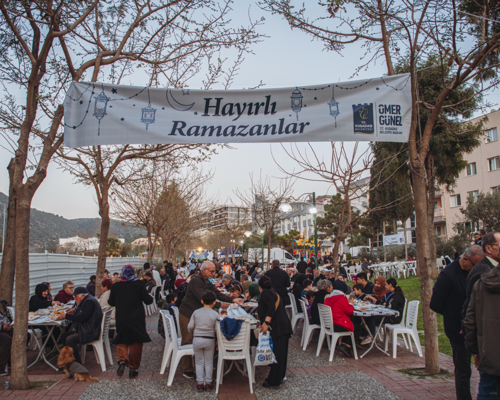 Kusadasi Belediyesinin Iftar Sofrasi Bu Kez Ikicesmelikte Kuruldu 552291 06B6A13A71C1C5278E0Ed0D560C08989