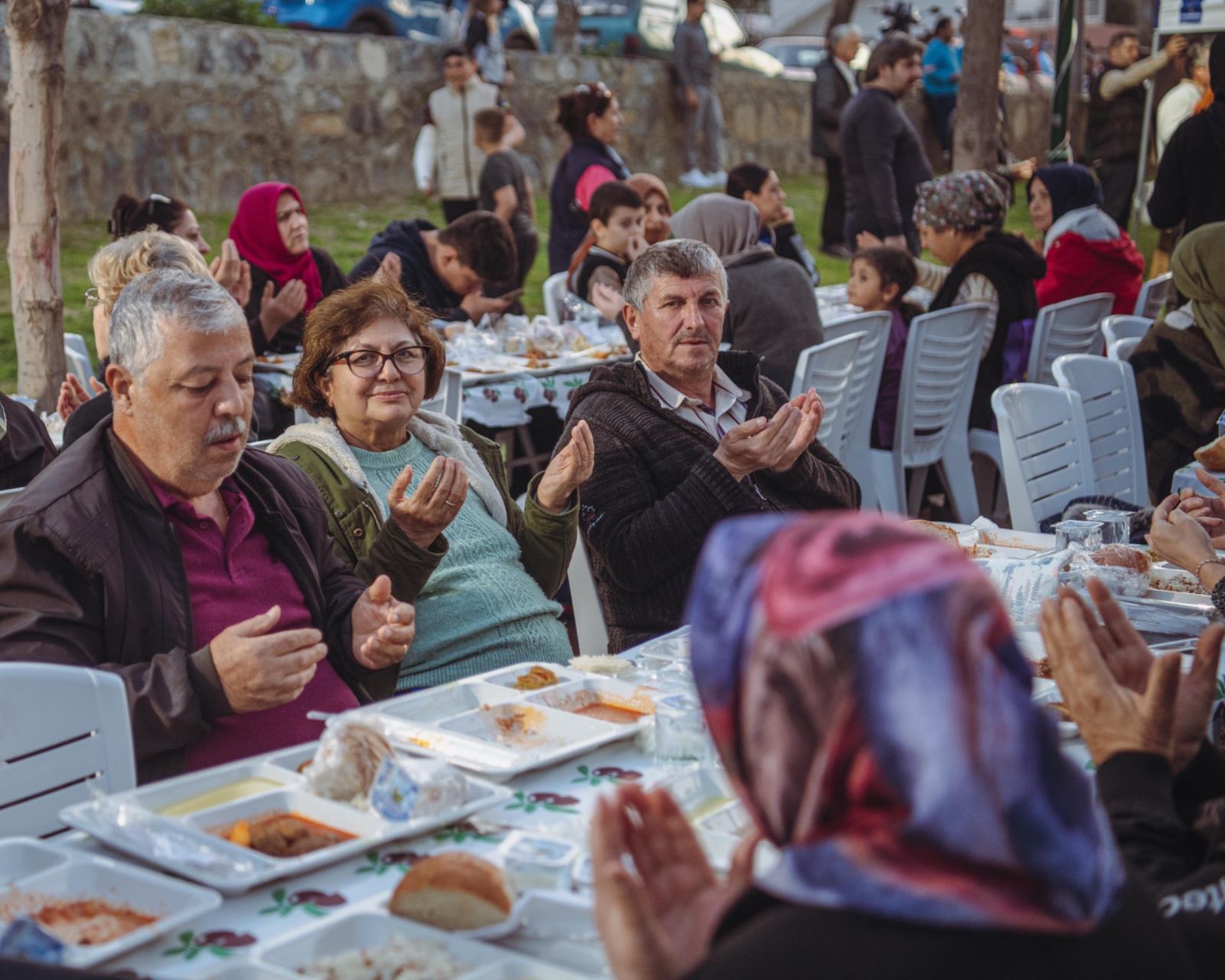 Kusadasi Belediyesinin Iftar Sofrasi Bu Kez Ikicesmelikte Kuruldu 552291 712B236665D4B7Dda9Bfc38587B44E88