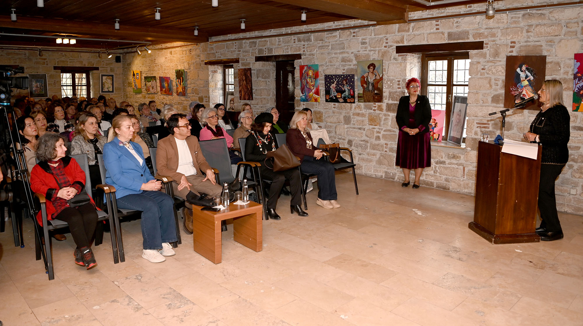 Kuşadası’nda 8 Mart kutlamaları başladı