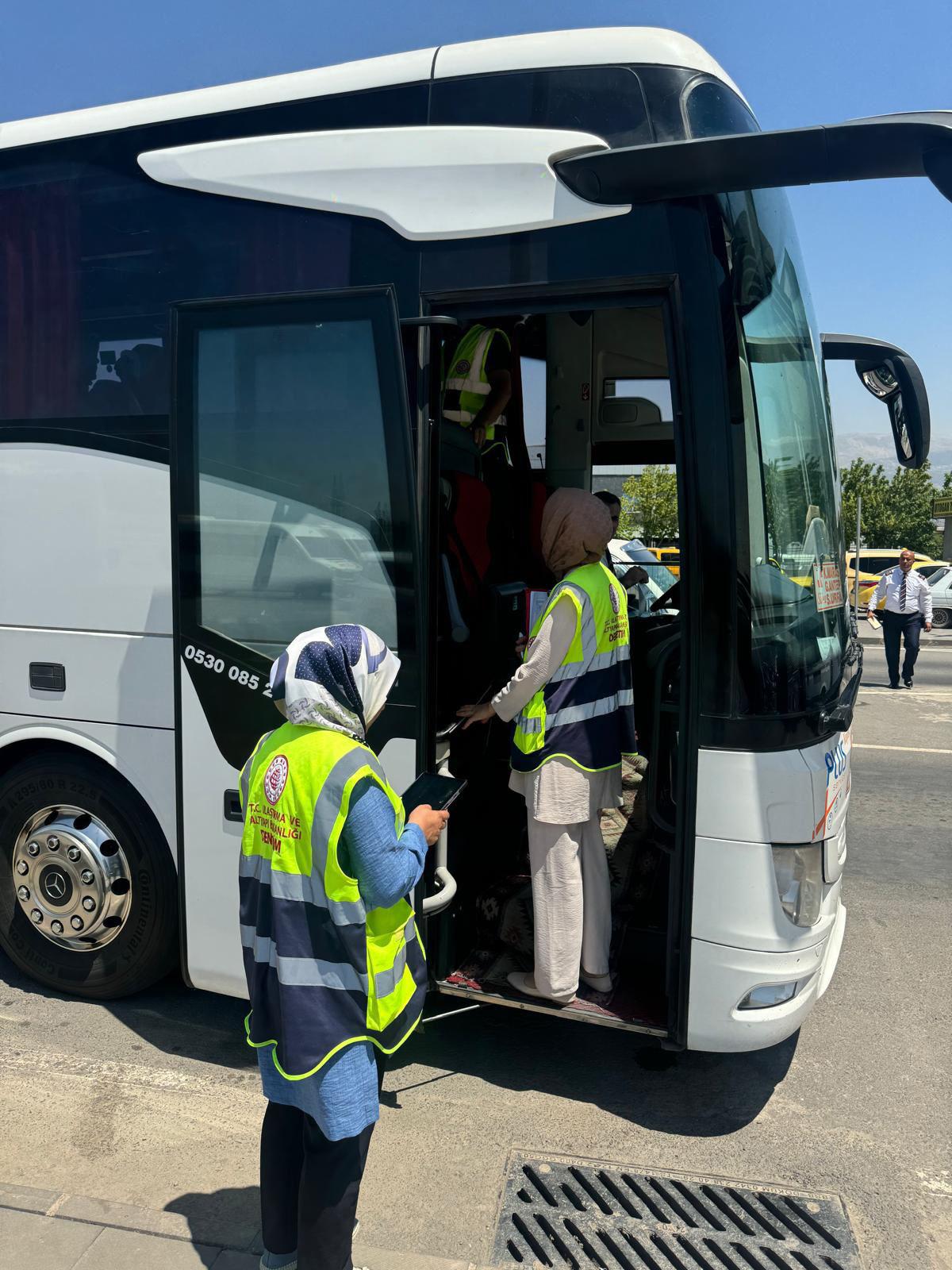 Biletsiz yolcu taşıyana 85 bin liraya kadar ceza geliyor