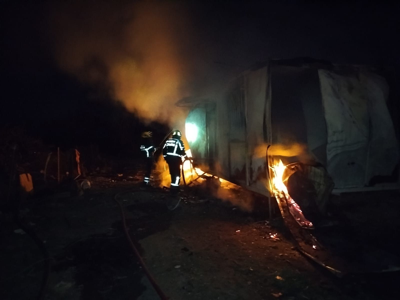 Nazilli’de konteyner evde yangın! 19 yaşındaki genç ağır yaralandı