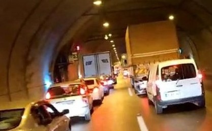 Otoyolda trafik durdu! Aydın'dan yola çıkan sürücüler ilerleyemiyor