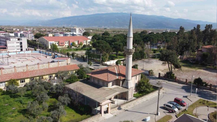 Yıllar geçti, o cami hâlâ ayakta: Bir nesil için özel anlam taşıyor