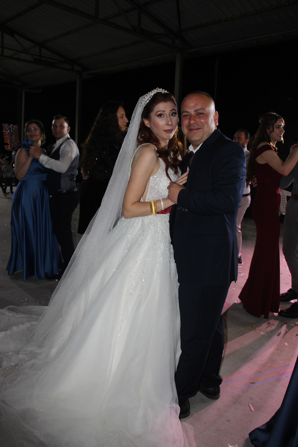 Aydınlı çift evlendikten 5 yıl sonra düğün yaptı