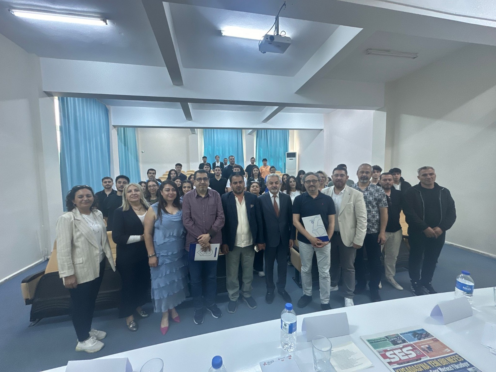 Adu Aydin Myoda Kariyer Gunleri Basladi Gazetecilik Ve Grafik Tasarim Tecrubelerini Ogrencilerle Paylastilar 562250 8244C1C7Ab48417C07Eb7683A4A38438
