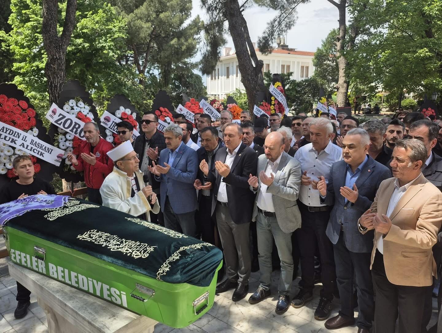 Anne Tikbaş son yolculuğuna uğurlandı