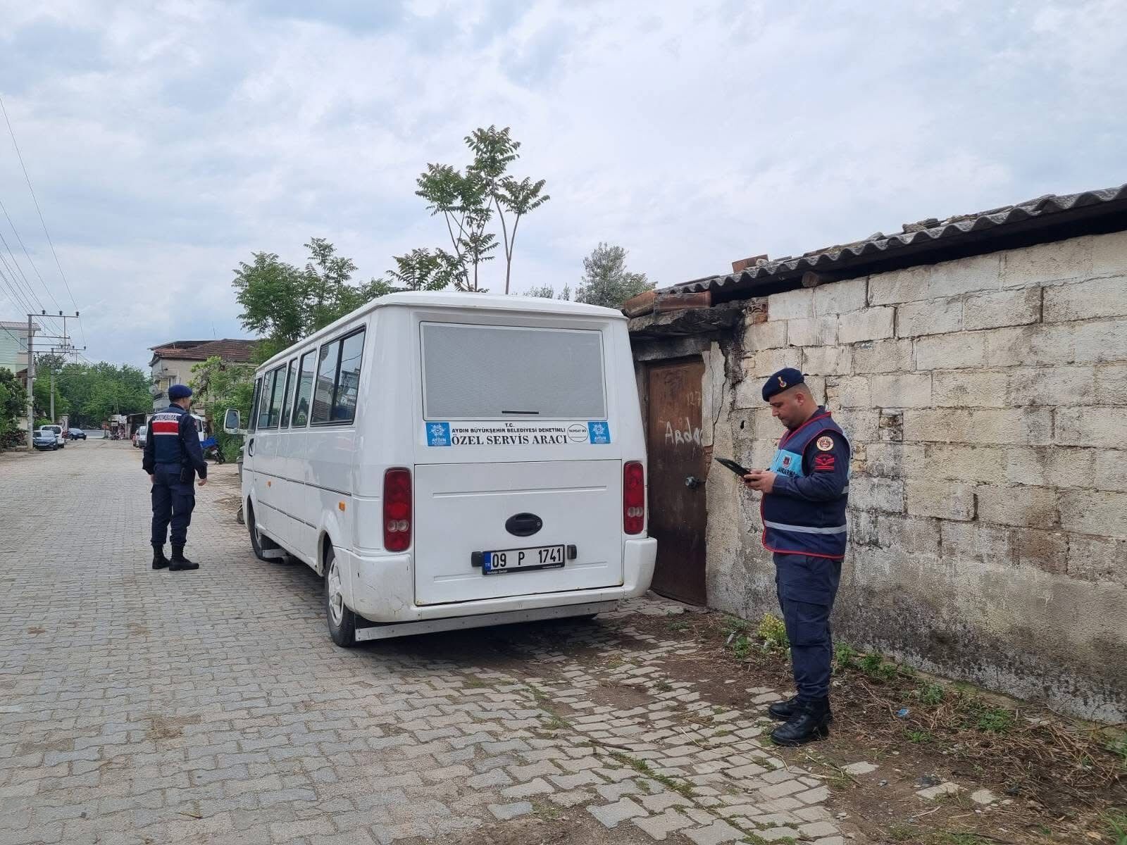 Aydinda Ogrenciler Guvende Jandarma Ekiplerinden Okul Onlerinde Tedbir 564051 99F5E2846348Fd95B5B0A7De016A4A3B