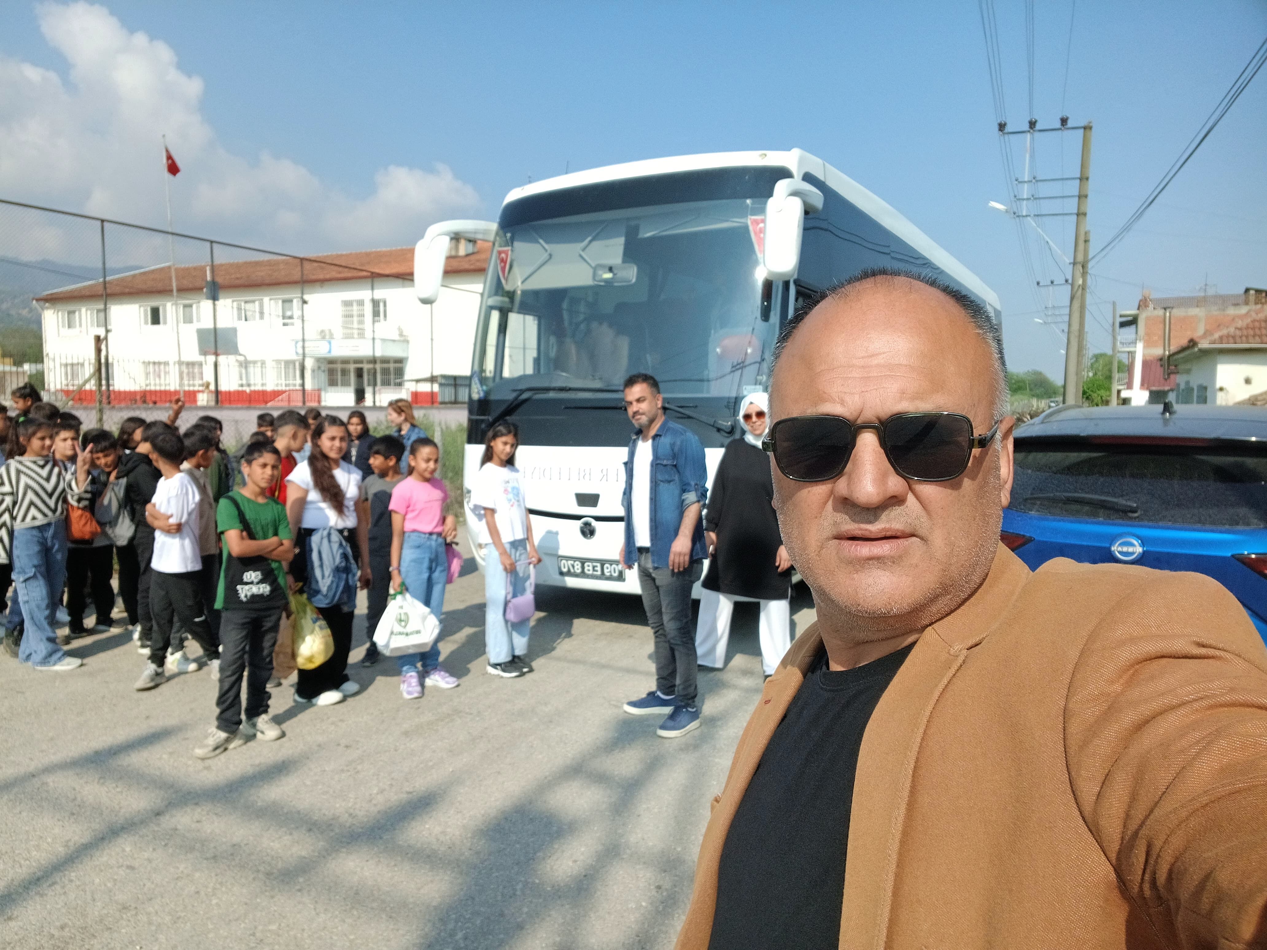 Aydinda Ogrencilere Gecikmeli Bayram Coskusu Sevinclerini Gozlerinden Okuduk 562905 65D1Ace65Ae18F15Fa445265E576E77B