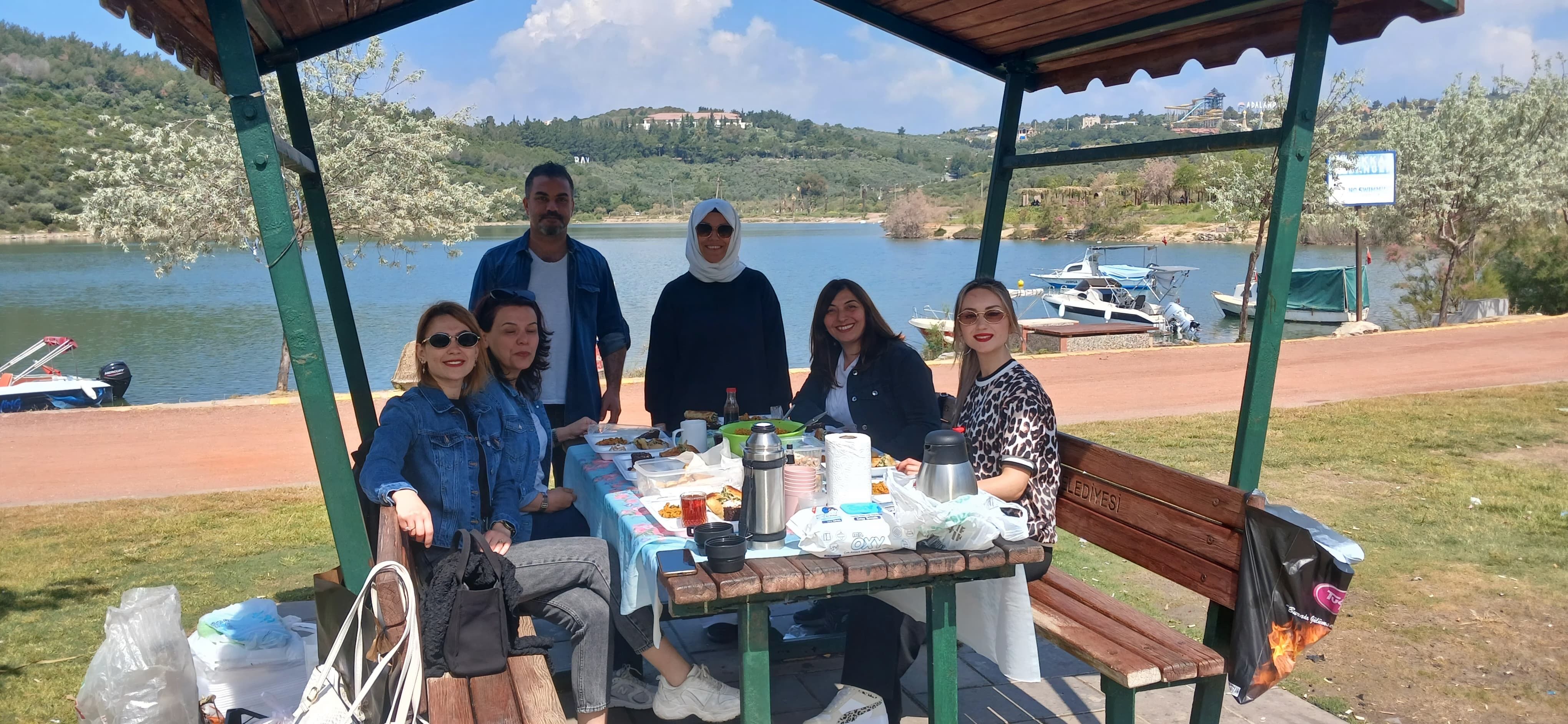 Aydinda Ogrencilere Gecikmeli Bayram Coskusu Sevinclerini Gozlerinden Okuduk 562905 850F0B229E633F4226F778099D47C383