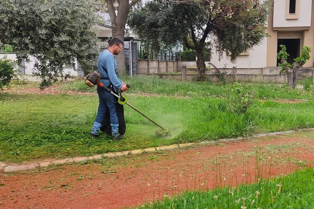 Baskan Yetiskin Efeler Icin Calisiyor Kentin Yesil Alanlari Yaza Hazirlaniyor 563889 24C4Fc563Ddef302Ffa458C48207Bc2F