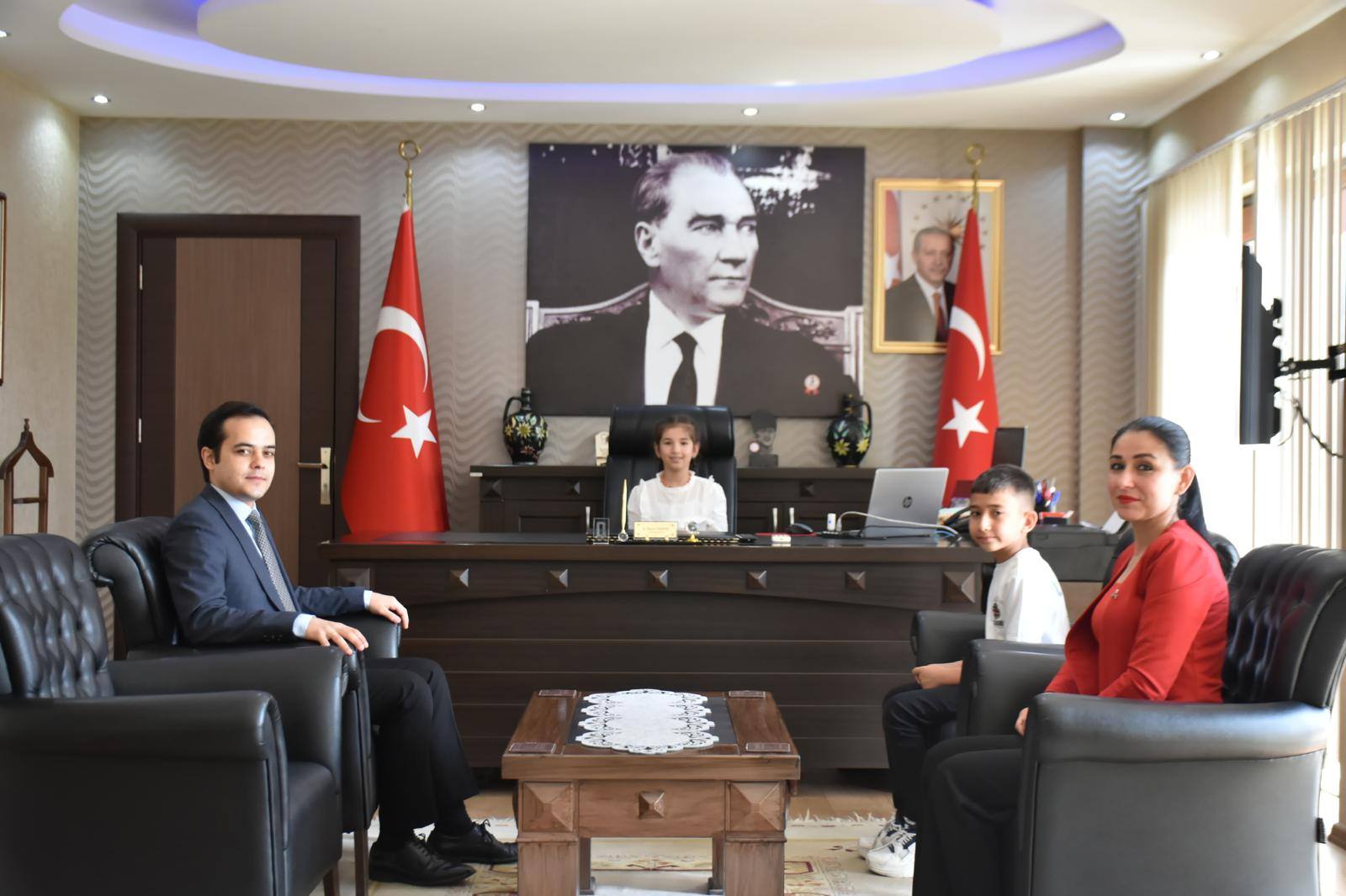 Buharkentte Kaymakamlik Koltugu Miniklere Gecti 561854 A507B7Aa2543F4011B56837585132C6D