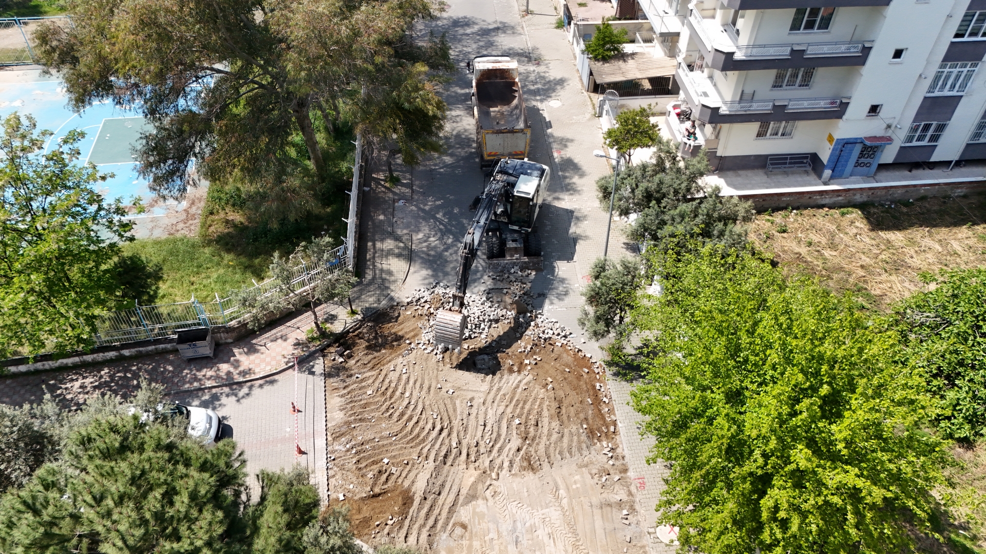 Çerçioğlu, Aydın’ı modern, güvenilir ve konforlu yollar ile buluşturuyor