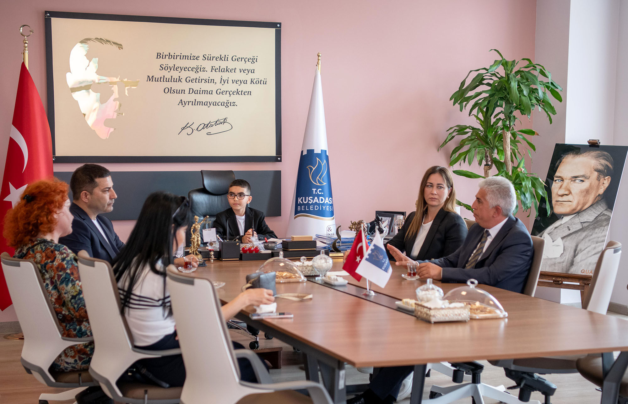 Kusadasini 23 Nisan Coskusu Sardi 561993 14F024846A5087246Dea4F6Fc3D7098E