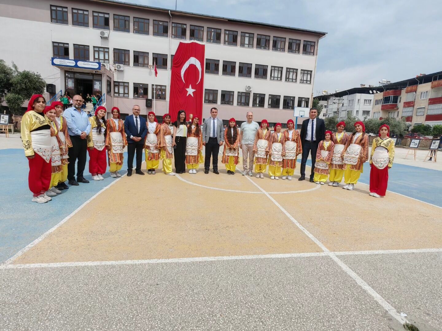 Nazilliyi 23 Nisan Coskusu Sardi Cocuk Senligi Yapildi 561925 C4Ebd072Ba18Adcef606D38Cef338Bac