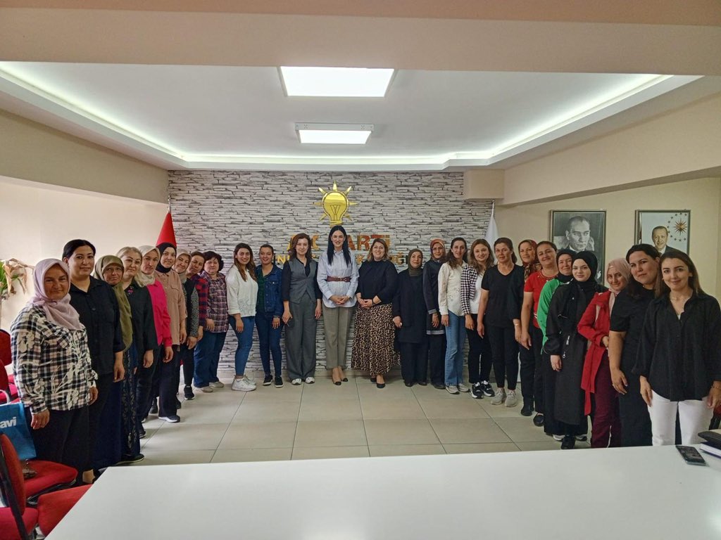 Saribastan Cinede Kadin Gucu Mesaji Kadinlarimiz Her Yerde 563539 5Dd8Fab904Ce7171D0Ac158D645C2663