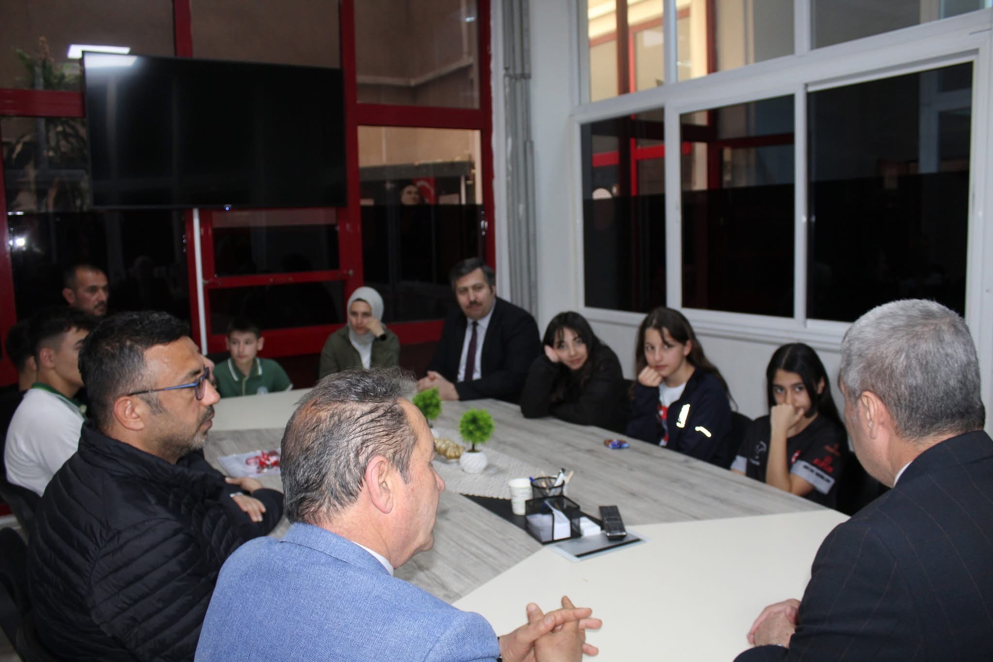 Turkiye Birinciligiyle Aydinin Gururu Oldu Mudur Ozcan Tebrik Etti 559738 4B76D9Cfd83C1C1444397Ab96E7094Ea