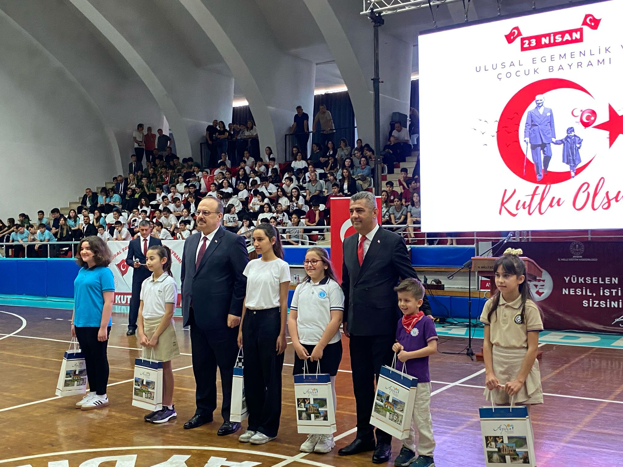 Aydın’da 23 Nisan coşkuyla kutlandı
