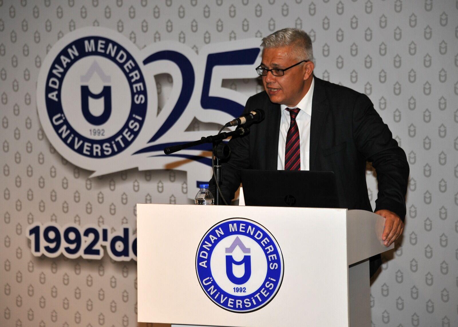 Aydınlı profesör yaşam savaşını kaybetti