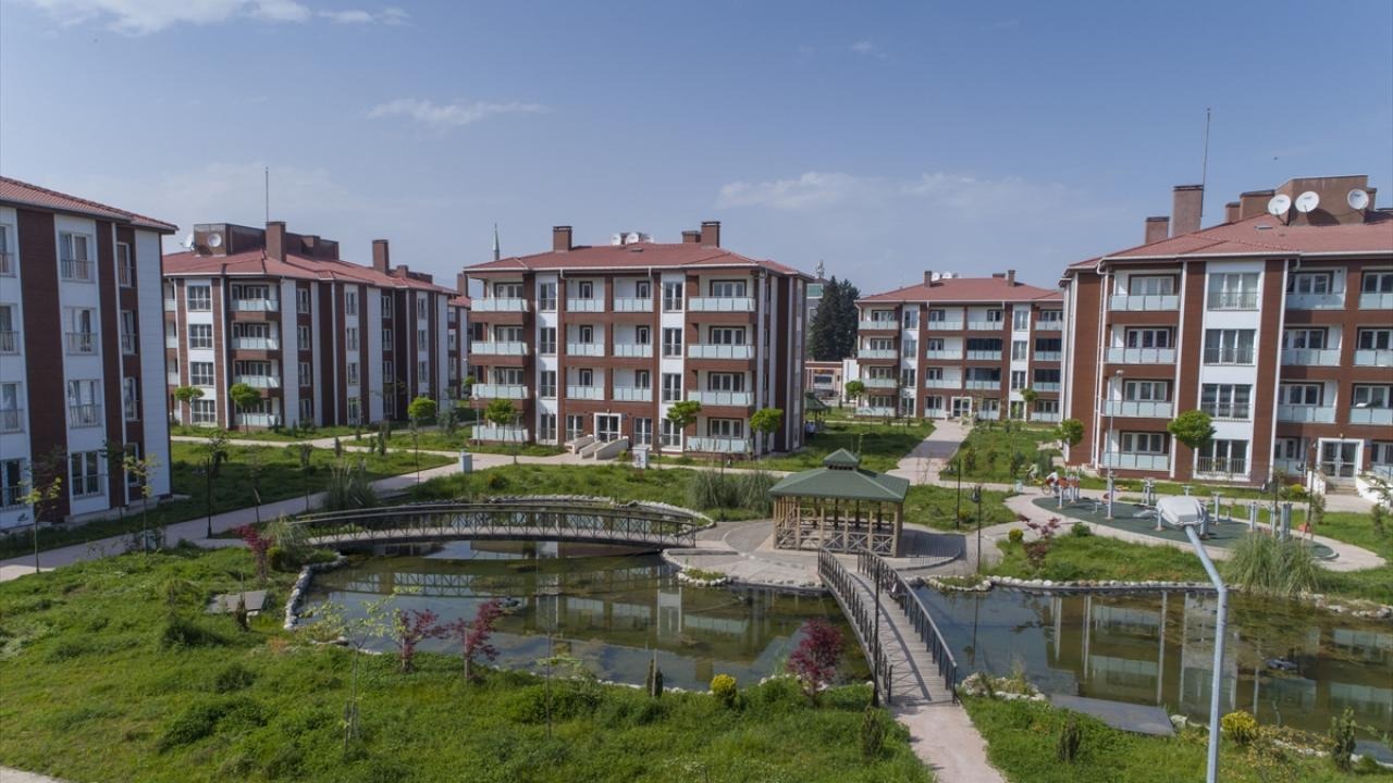 Aydın'da emekliler ve gençler ev sahibi olacak! Müjdeyi Bakan Kurum verdi