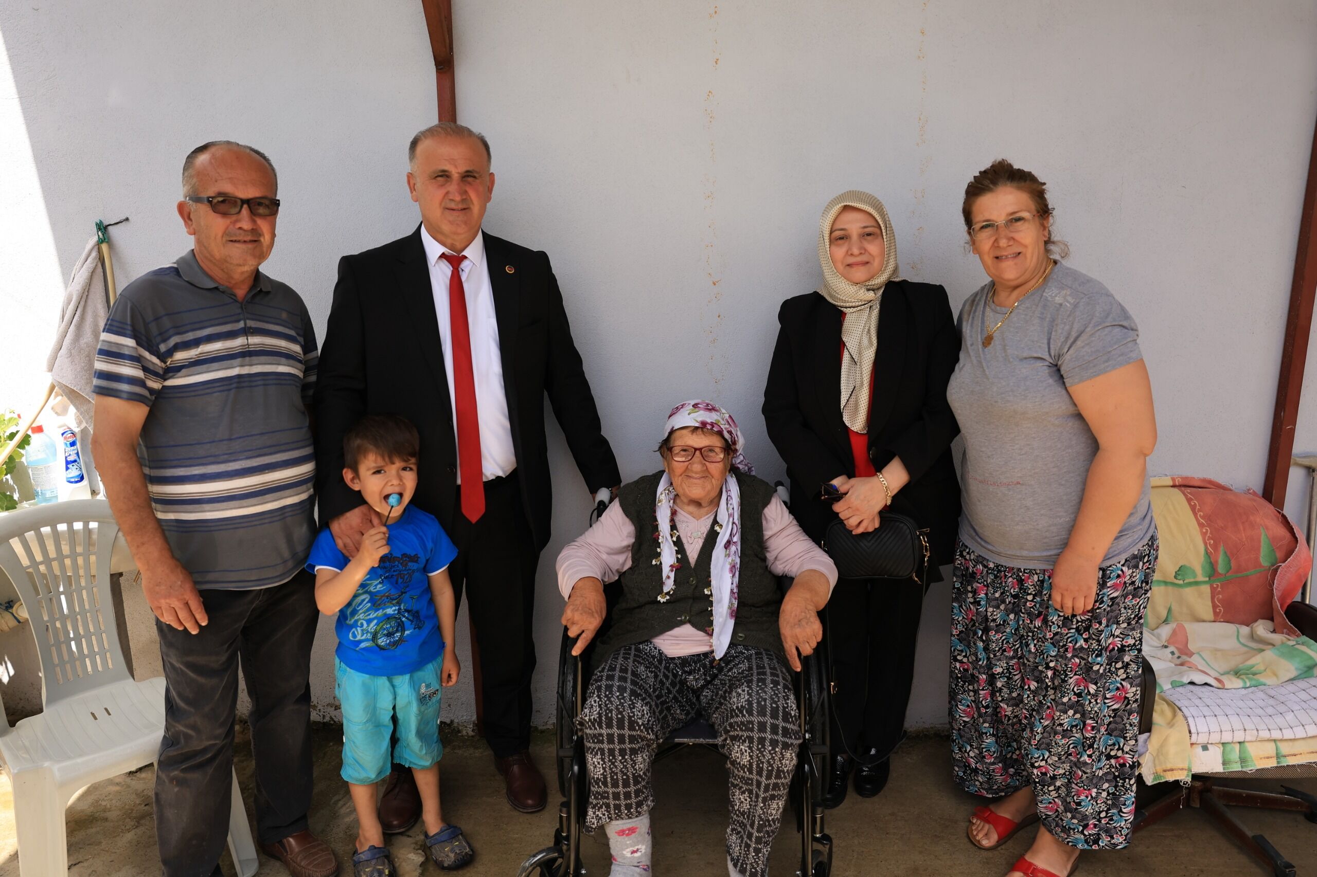 Yürüme güçlüğü çeken kadına Başkan Kaya’dan destek