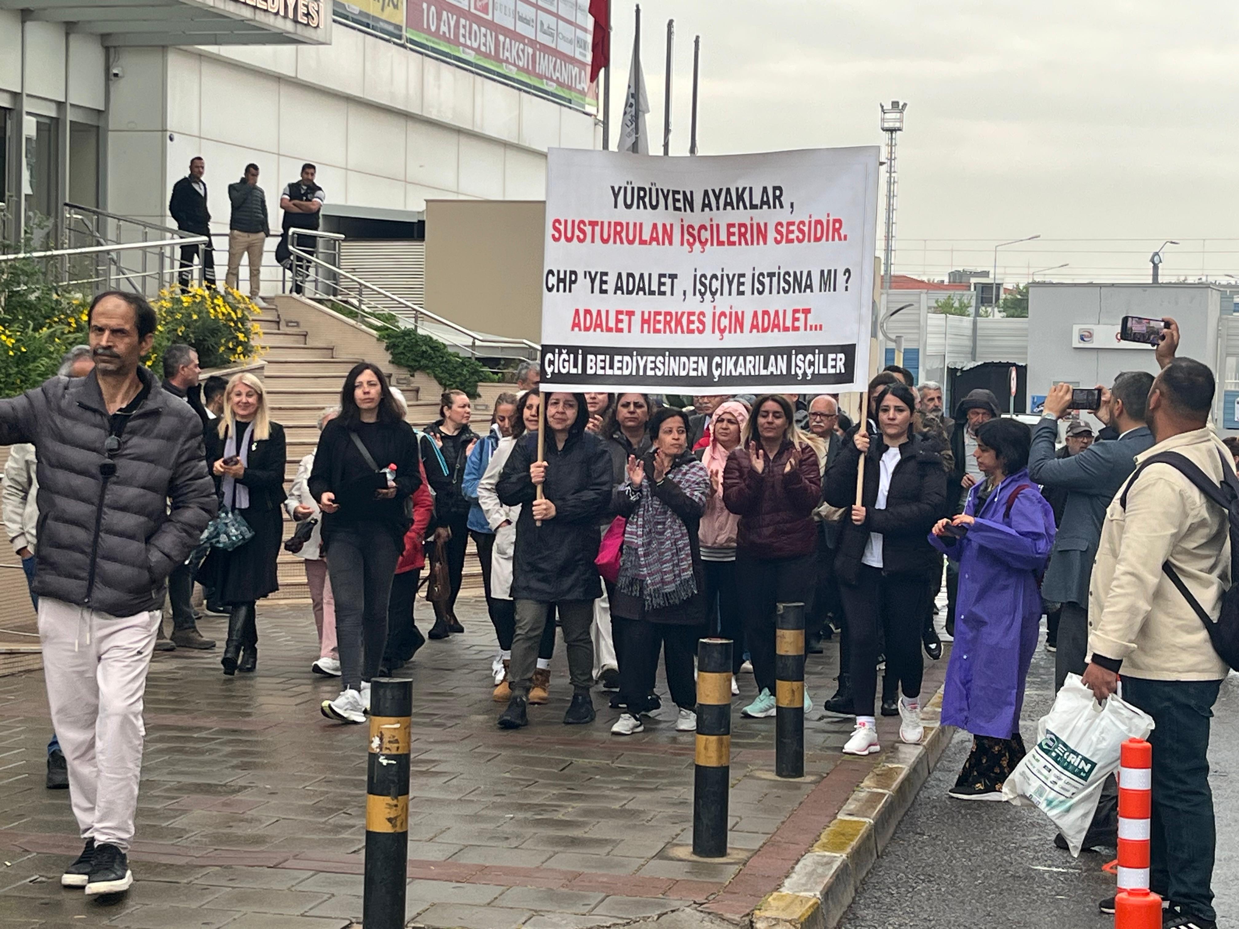 Belediye kadın işçileri işten çıkardı! Topluca Ankara'ya yürümeye başladılar