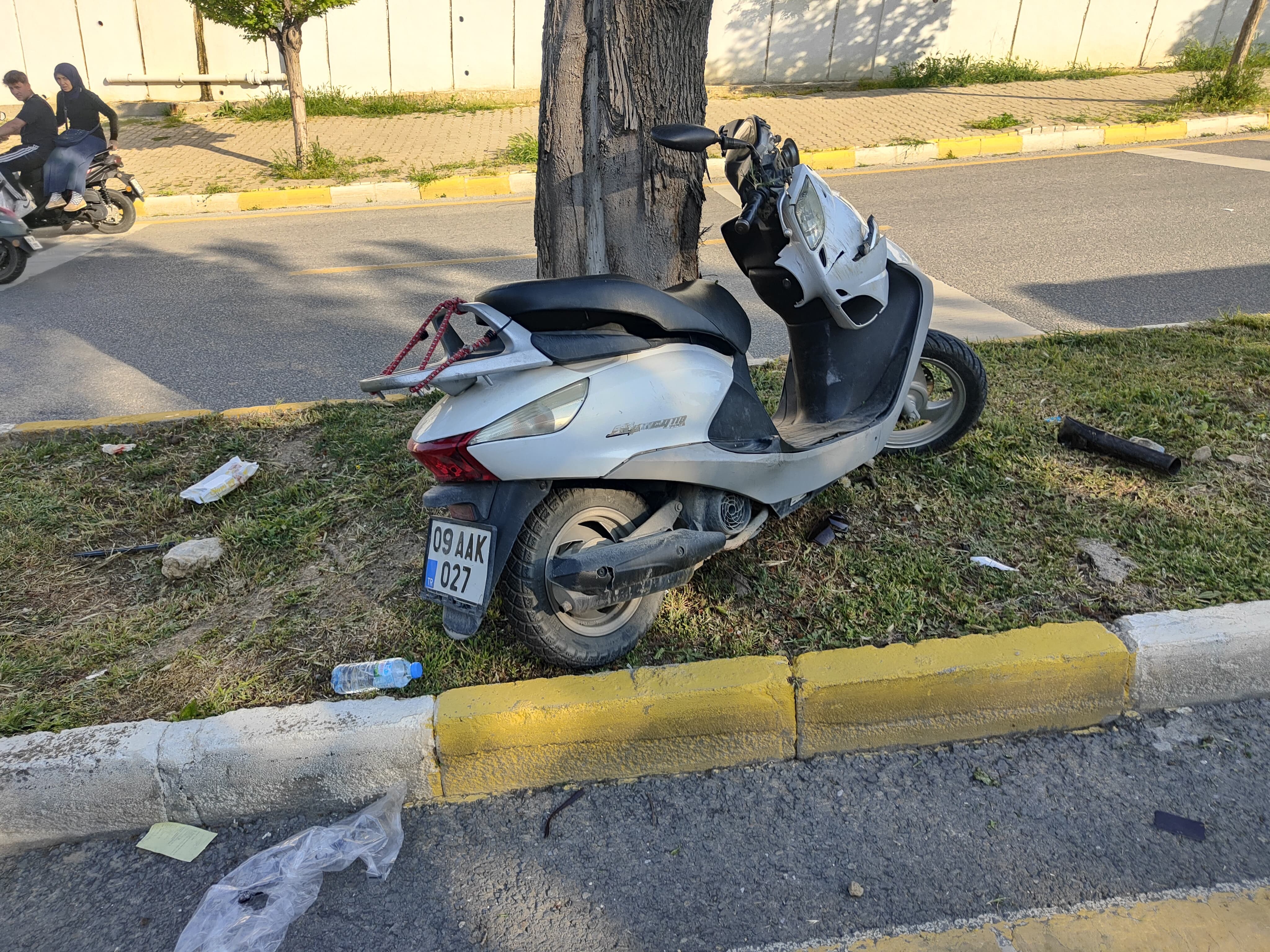 Aydın’da motosiklet ağaca çarptı: Sürücü ağır yaralandı