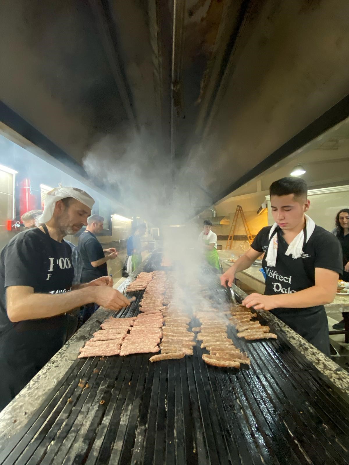 Düğünlerde yeni yemek tercihi: Ödemiş Köftesi