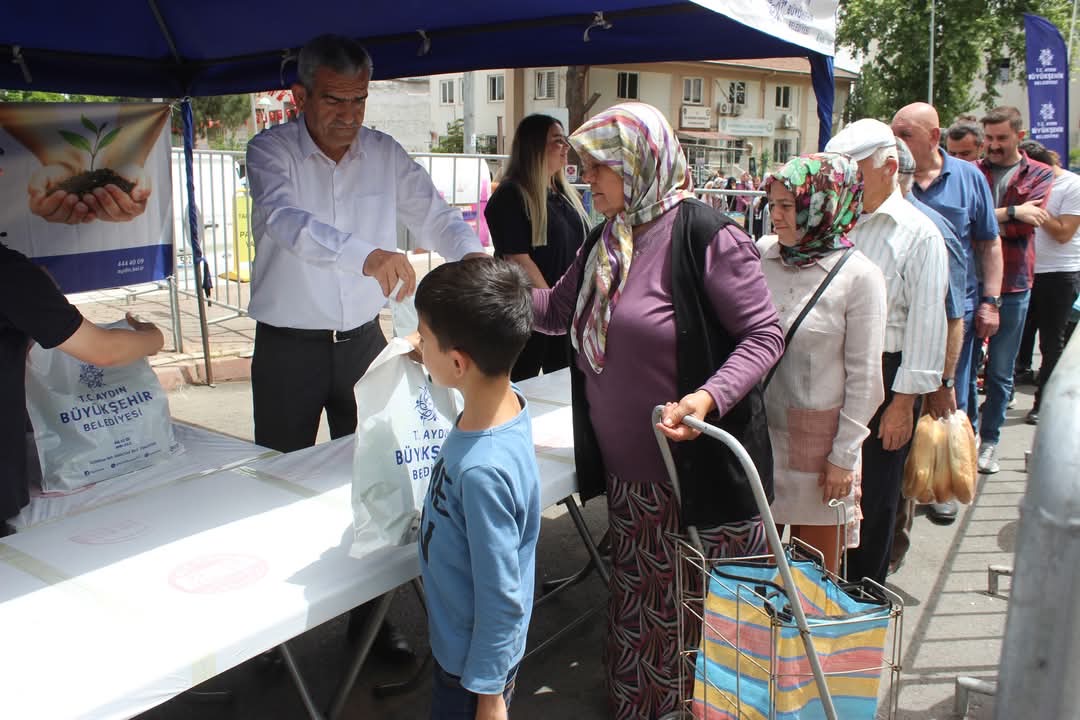 Aydin Buyuksehir Belediyesinden Sultanhisarda 30 Bin Fide Dagitimi 568642 Cfec1B107814315E3A2696485B32B46A
