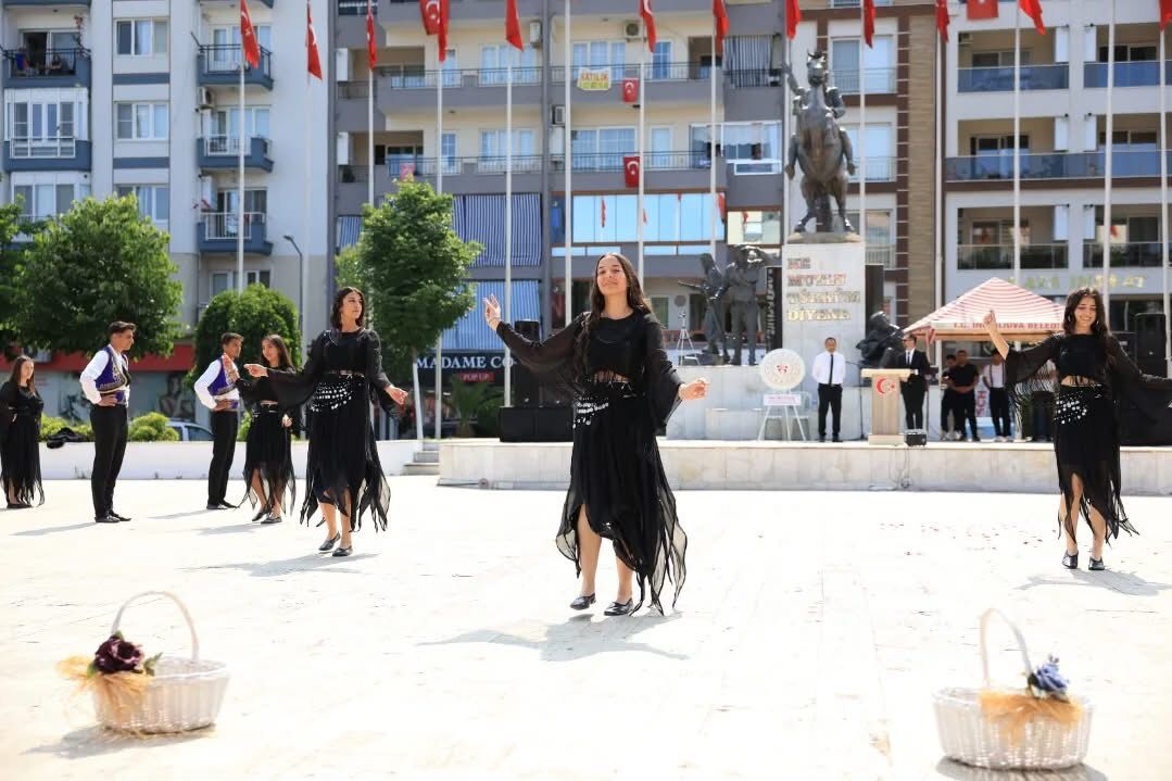Aydinda 19 Mayis Coskusu Incirliova Ve Kocarli Bayrami Gururla Kutladi 568984 27F562B131Adc27Af385520Caa28367F