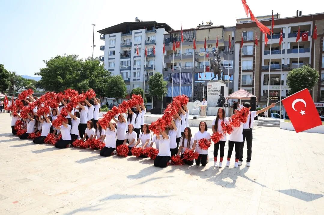 Aydinda 19 Mayis Coskusu Incirliova Ve Kocarli Bayrami Gururla Kutladi 568984 Bfe3Eb008Be91Af59841A3550A51F7F6