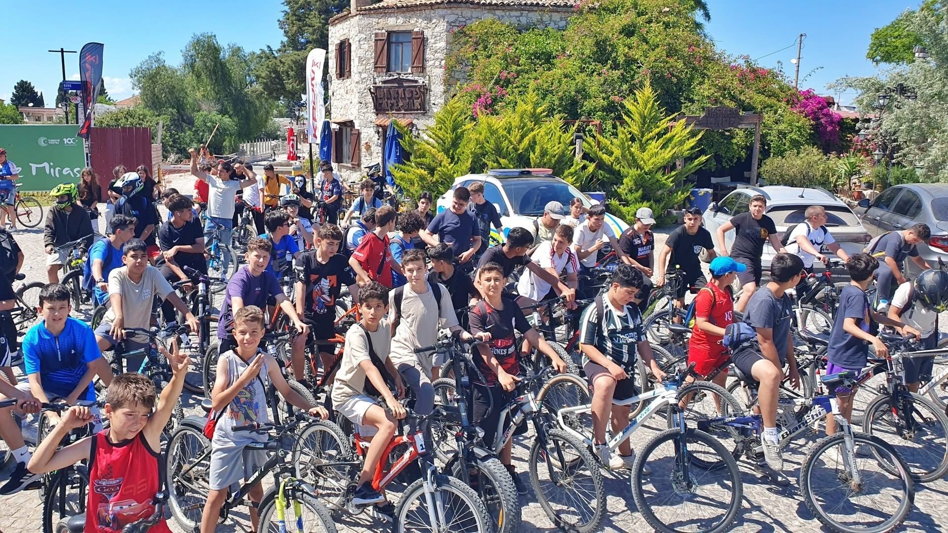 Aydinda Yuzlerce Bisikletli Pedal Cevirdi 569063 4556518Dc9E129B570Bd00465C1Be826