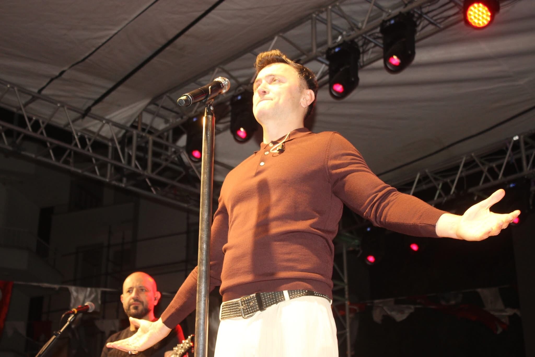 Aydinin Cilek Guzeli Tacini Takti Festivalde Zakkum Ruzgari Esti 569022 50E205B44Ff4100C93379Bc9B8C36902