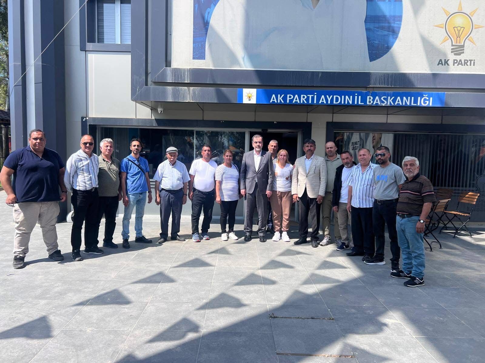 Aydinli Muhtar Baskan Erdeme Ziyaret Mahallenin Sorunlarini Anlatti 569110 4B147Afb232105B5F88Fe3F37Af3Cfa8