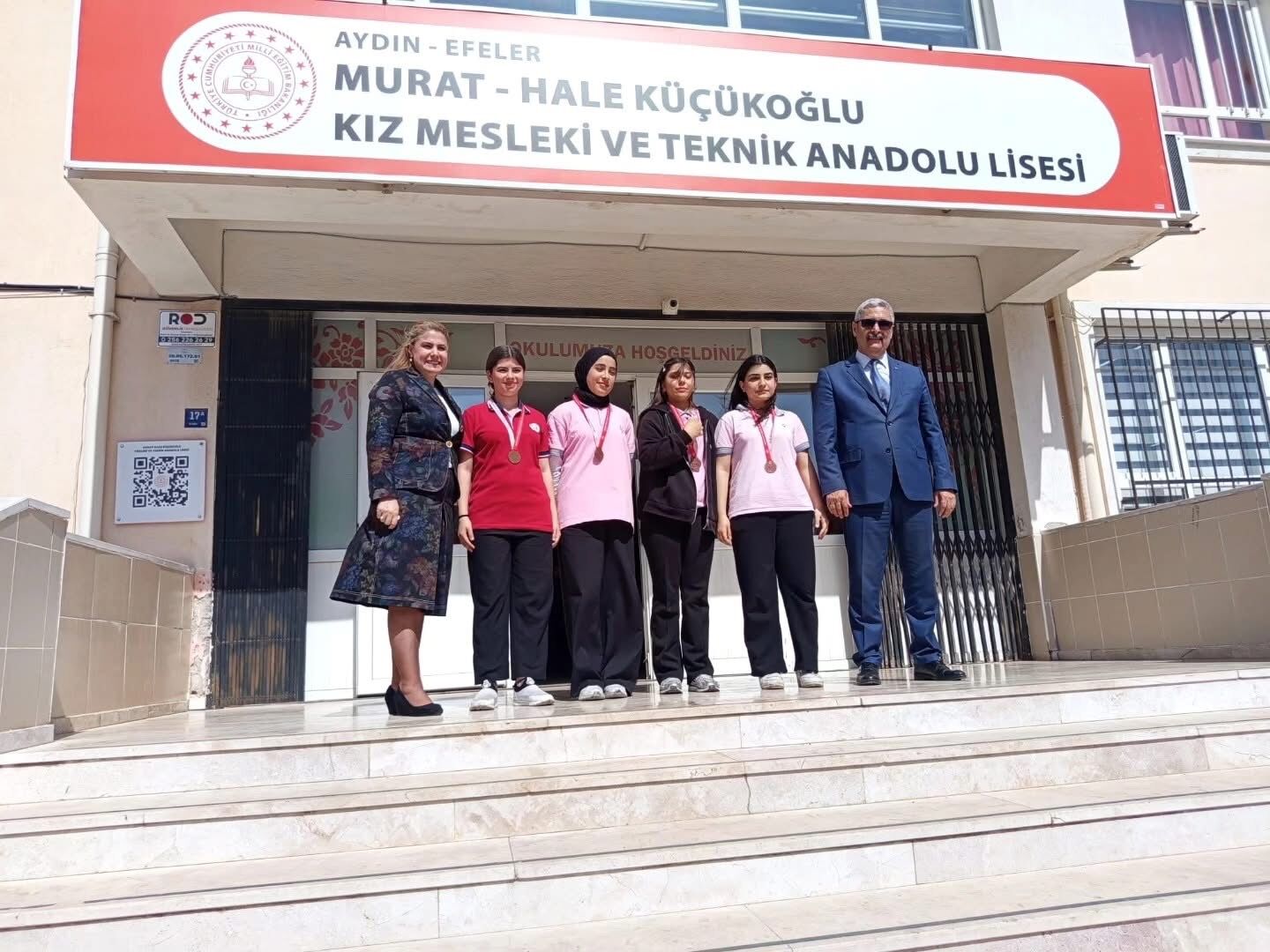 Aydinli Ogrenciler Davranislariyla Ornek Oldu 570322 9C97607A401C4A97C5D8D03A6Fdc7247