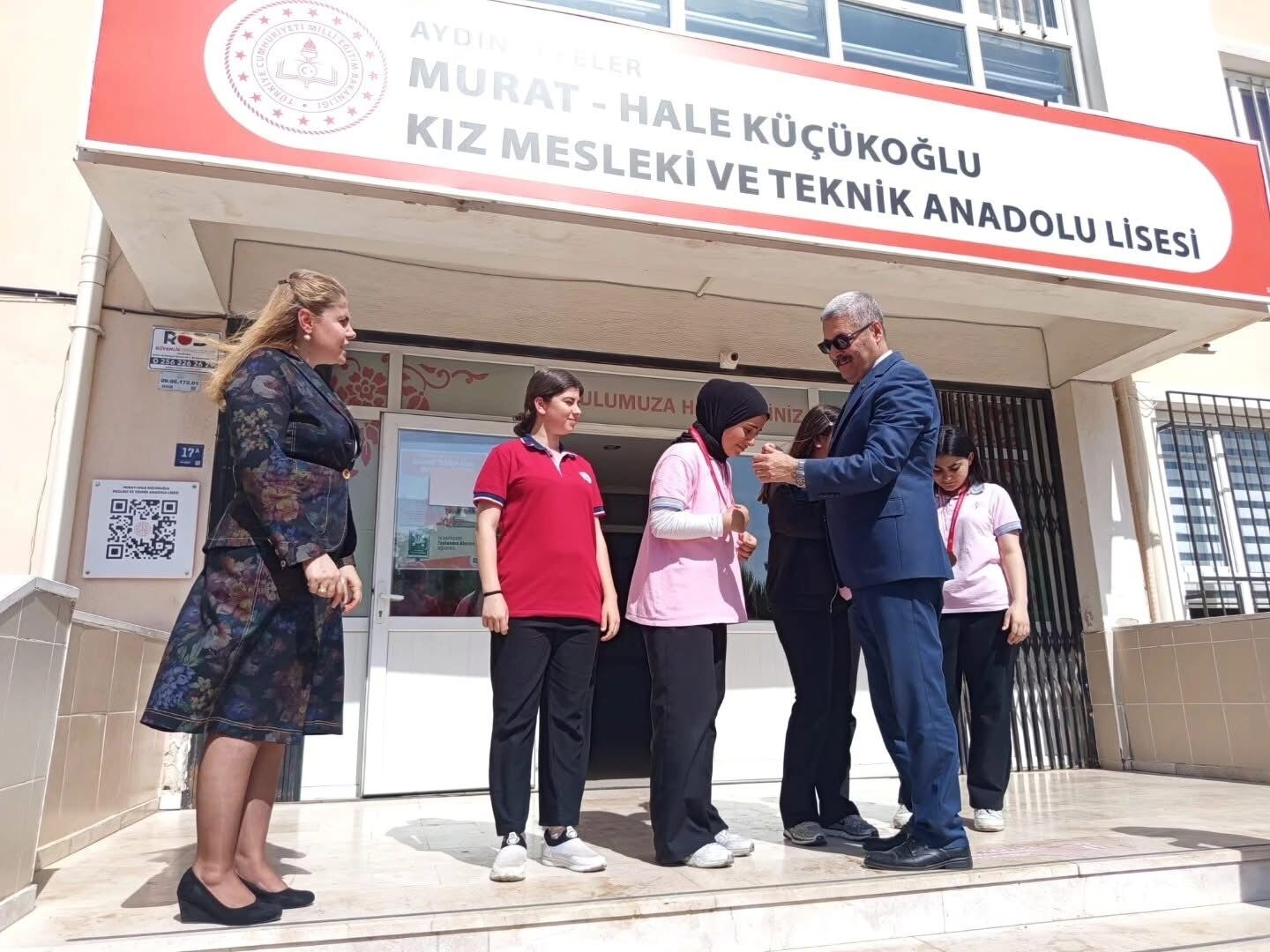 Aydinli Ogrenciler Davranislariyla Ornek Oldu 570322 D25Fc87Da1Ffa4B3E61E0C5A00243803
