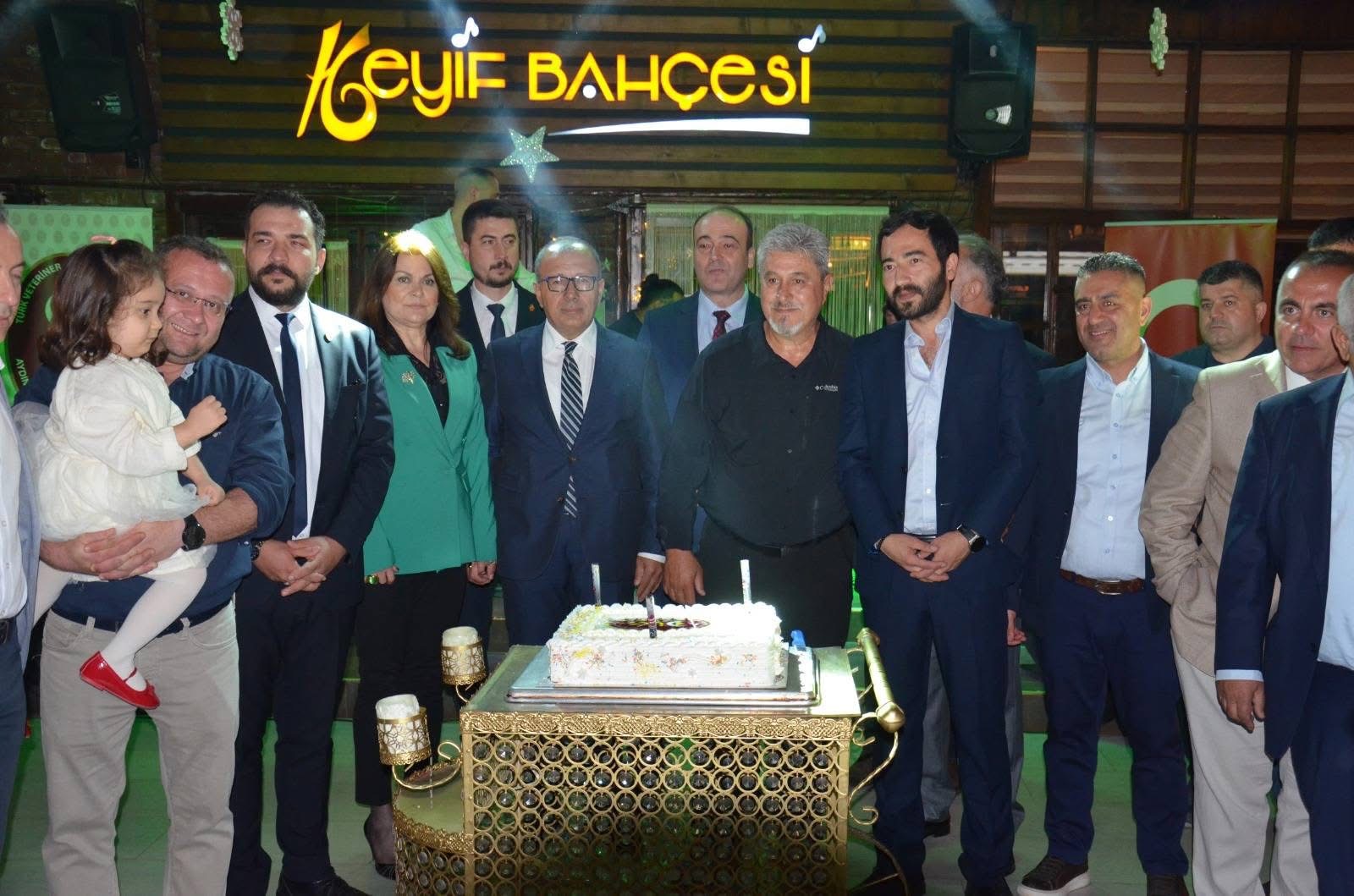 Aydinli Veterinerler Gununu Coskuyla Kutladi Meslek Buyuklerine Plaket Verildi 565335 A461Ad37A918Bff064Bb753F292Edc44