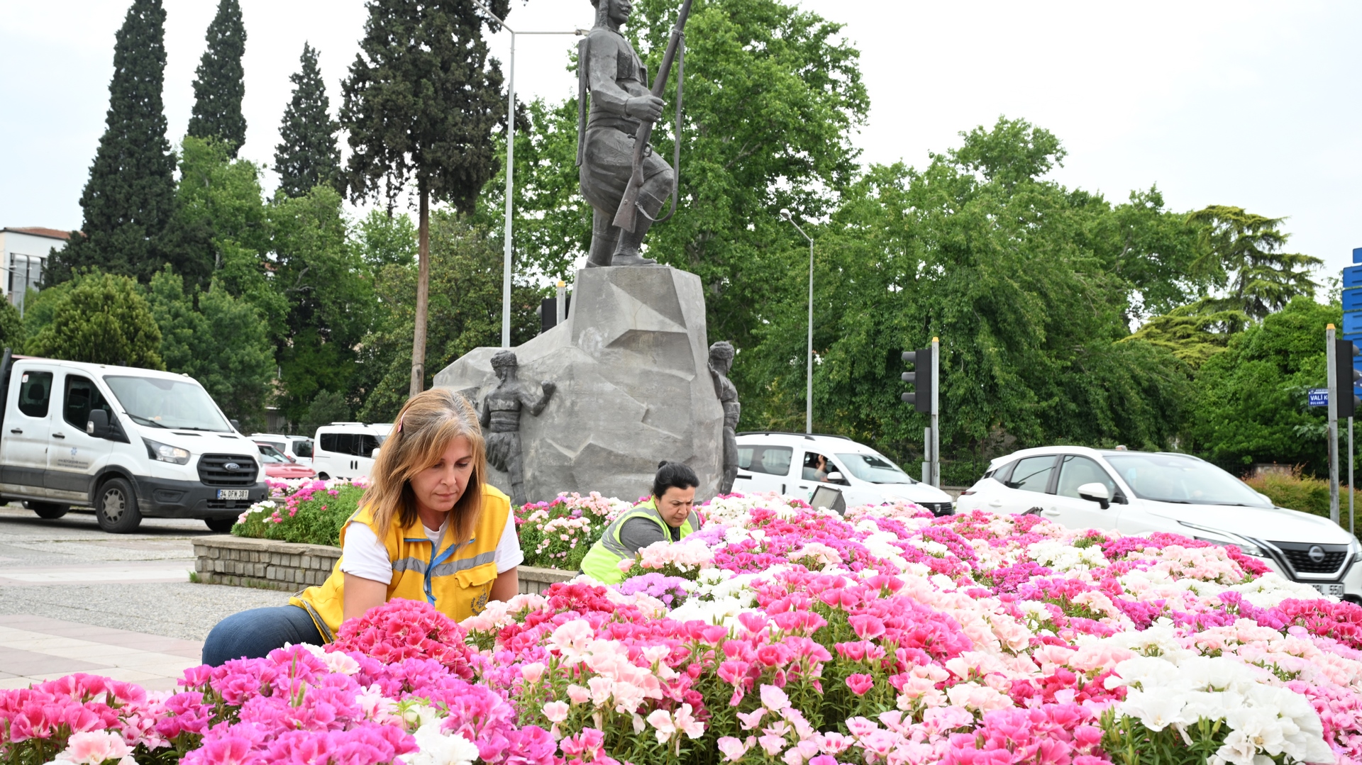 Baskan Cercioglu Efeleri Bahar Cicekleri Ile Susledi 566459 2833A106Db772De3457C2013C8161Ea3