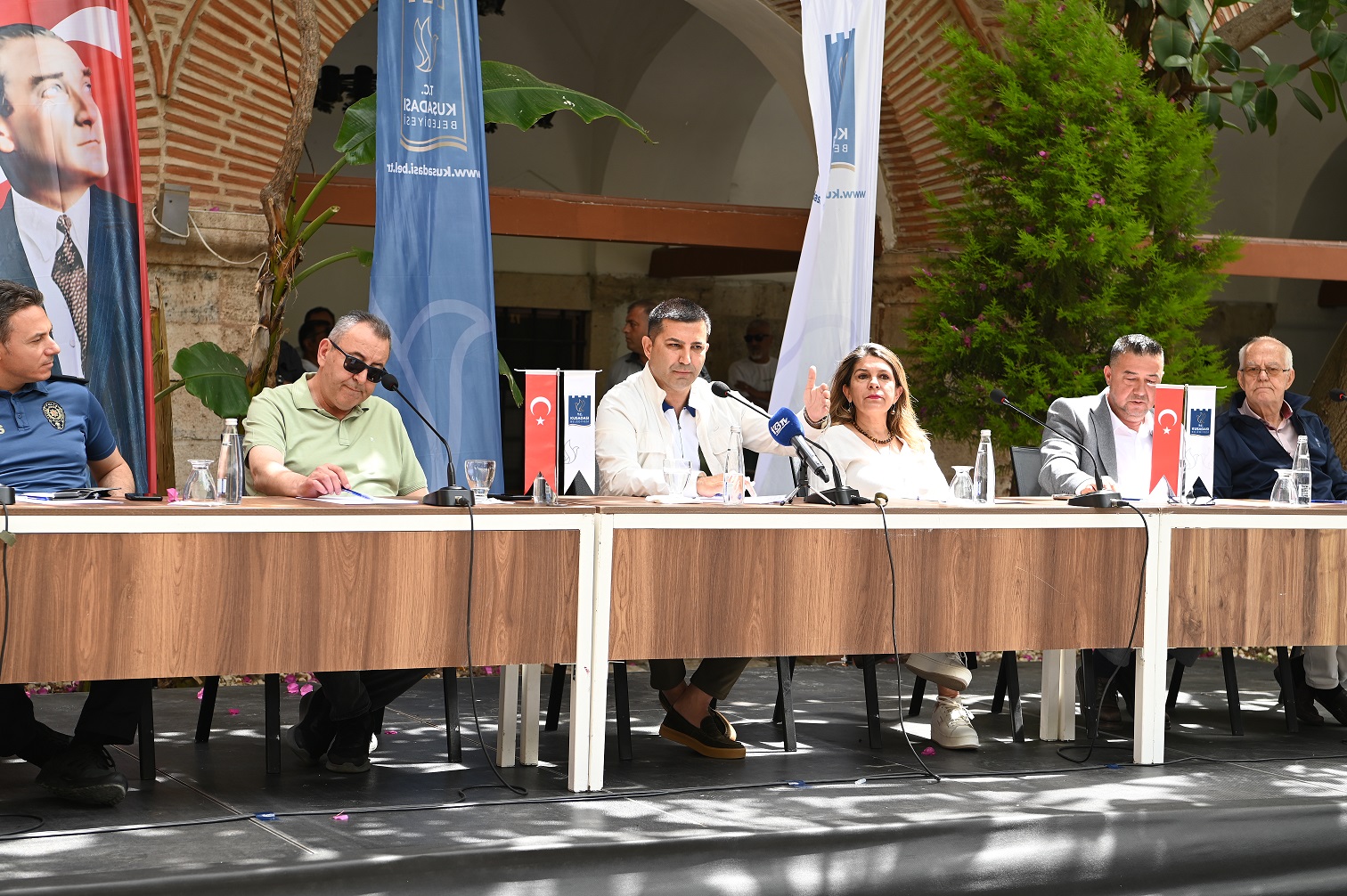 Başkan Ömer Günel çarşı esnafı ile buluştu 