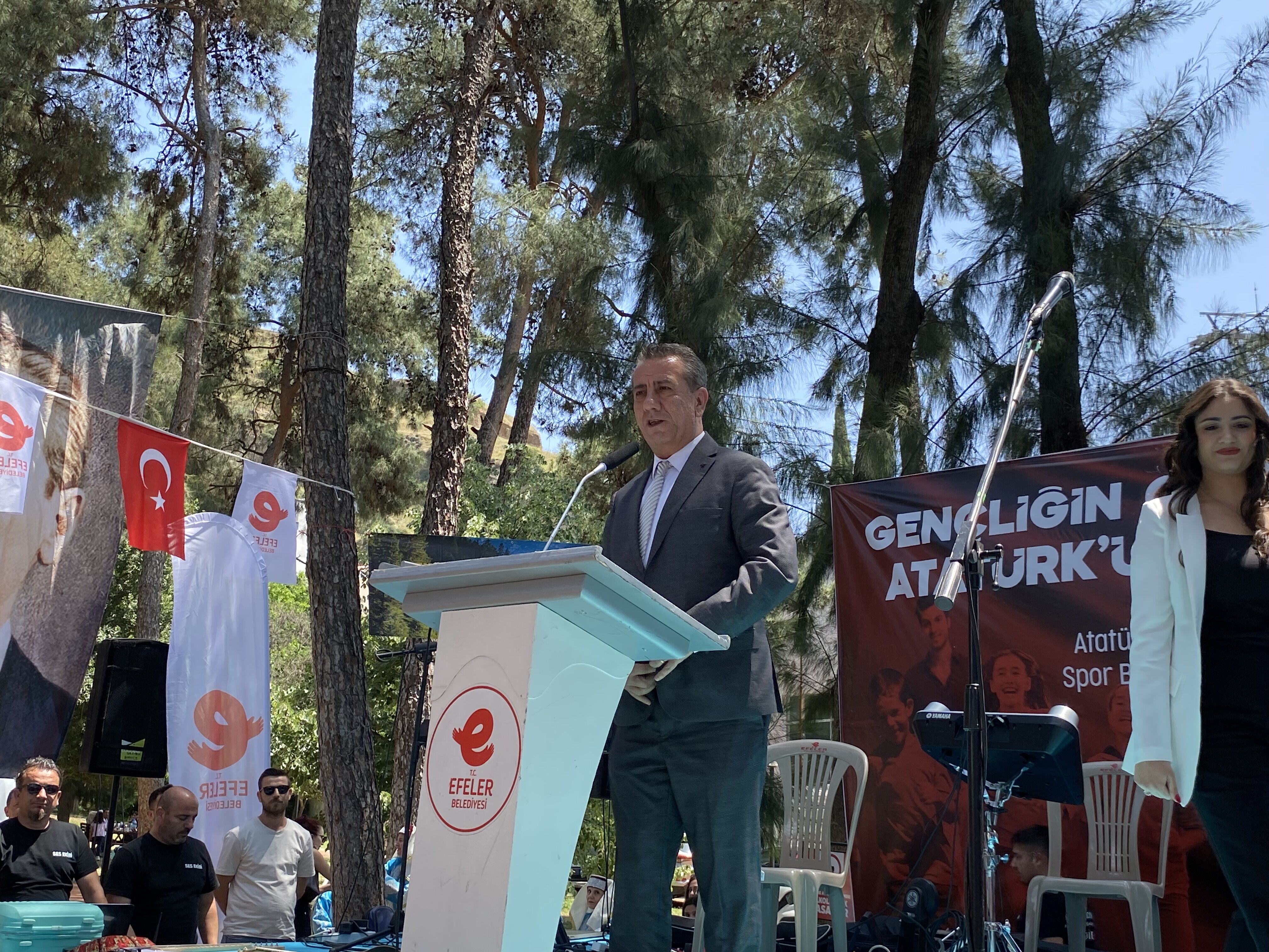 Baskan Yetiskinin Ataturk Konusmasi Duygulandirdi Lozana Dikkat Cekti 569040 67Bb4C73D3Ce75C009C4B337131E7D73